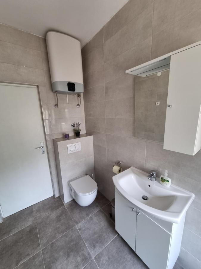 Villa Nena In Central Dalmatia โตรกีร์ ภายนอก รูปภาพ