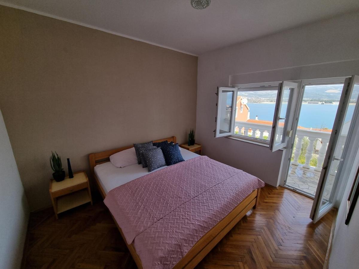 Villa Nena In Central Dalmatia โตรกีร์ ภายนอก รูปภาพ