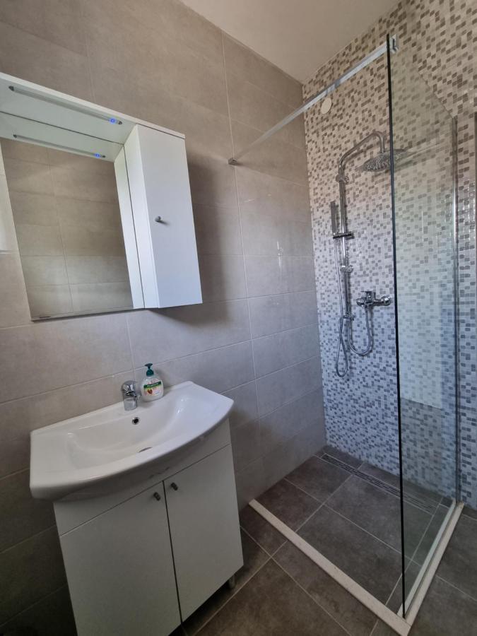 Villa Nena In Central Dalmatia โตรกีร์ ภายนอก รูปภาพ