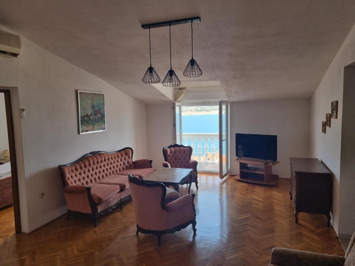 Villa Nena In Central Dalmatia โตรกีร์ ภายนอก รูปภาพ